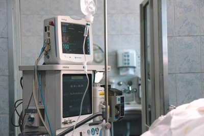 Doctors battle for mother's life after fatal crash in Primorye