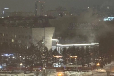 В Казани загорелся строящийся корпус горбольницы