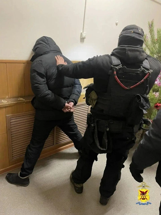 Подозреваемого задержали в частном доме на окраине Читы | Источник: пресс-служба УМВД России по Забайкальскому краю