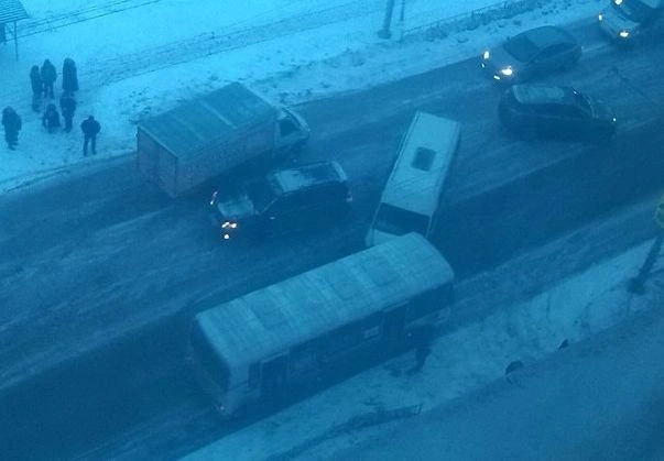 В Рязани маршрутка въехала в автобус ПАЗ | ya62.ru