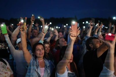 «В дороги вложитесь»: омичи против концерта за 3,4 млн
