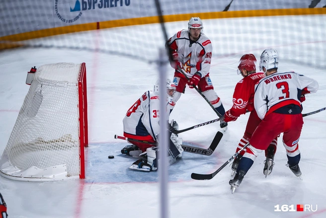 Первая шайба посетила сетку на 33-й минуте | Источник: Евгений Вдовин / 161.RU