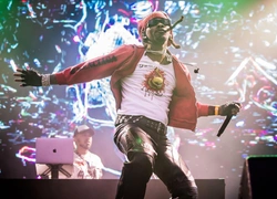 Рэпер Offset ранен в перестрелке у казино во Флориде: состояние стабильное
