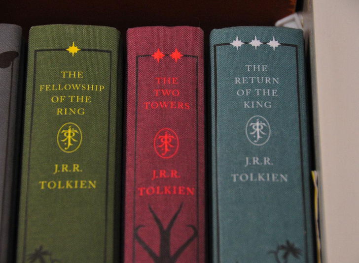 Вторая жизнь Средиземья: как главный роман Толкина адаптировали в разных жанрах