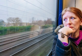 «Влюбилась в мужчину по переписке и приехала к нему в гости. А там — другая женщина»