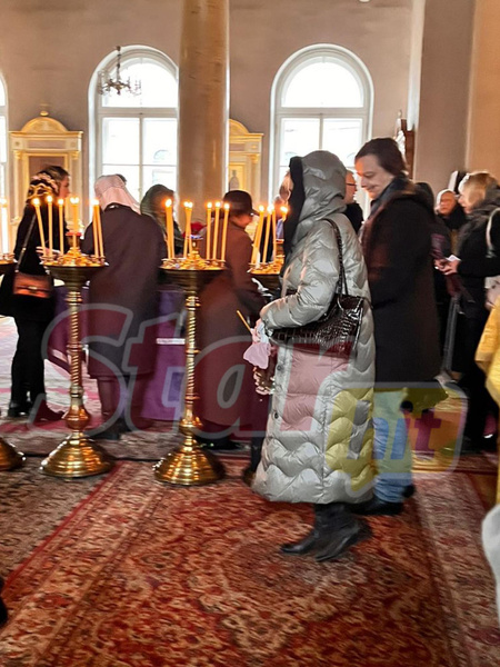 Сын приехал, а Авдотья Смирнова не сумела попасть на похороны первого мужа Аркадия Ипполитова
