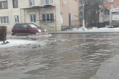 Улицы Иловли превратились в реки после оттепели