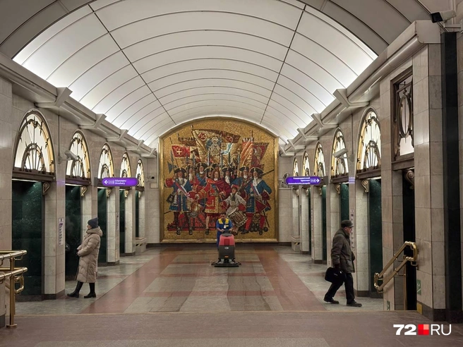 А еще в Санкт-Петербурге красивые станции метро  | Источник: Мария Токмакова 