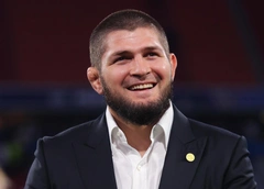 Непобежденный чемпион UFC. Почему Хабиб Нурмагомедов скрывал жену и завершил карьеру после смерти отца