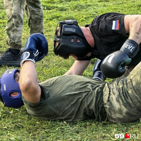 Главное&nbsp;— подняться и продолжать спарринг | Источник: Вероника Свизева / 59.RU