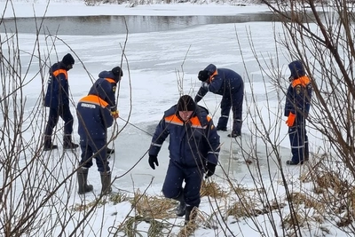 Мужчина провалился под лёд в Шиловском районе: поиски продолжаются