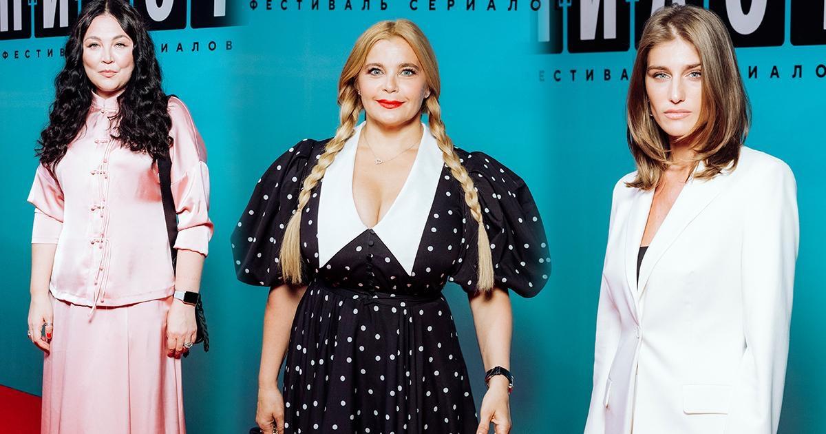 Пегова поразила смелостью, Нинидзе — тонким вкусом: звезды открыли VII фестиваль «Пилот»