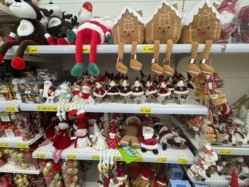 Есть мягкие домики и куклы | Источник: Дарья Гранкина / 26.RU