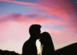 Эти четыре знака зодиака встретят любовь в октябре