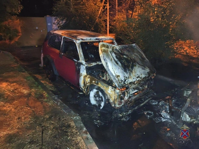 Оба автомобиля подожгли 13 сентября | Источник: ГУ МВД России по Волгоградской области