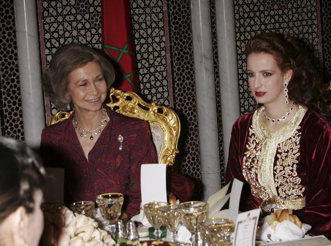 Почему королева Летиция отказалась от тиары на королевском приеме в Марокко