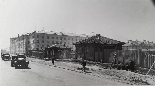 Со стороны проезжей части от Коли Мяготина до Гоголя в 1950–1960-е годы | Источник: Комитет по делам архивов Курганской области / vk.com
