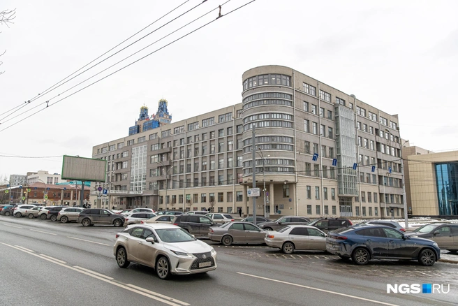Бывшие силовики охотно занимают кресла чиновников, которые сегодня не пользуются большой популярностью из-за высоких рисков | Источник: Александр Ощепков / NGS.ru