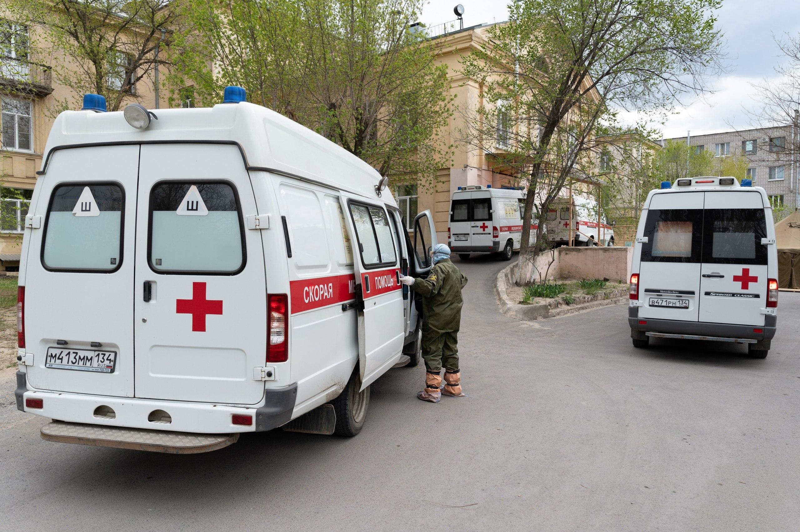 В Волгограде сотрудники скорой помощи рассказали об огромной нагрузке и  бесчисленном множестве вызовов - 20 октября 2021 - V1.ру