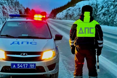 ГАИ предупреждает об гололеде на свердловских трассах