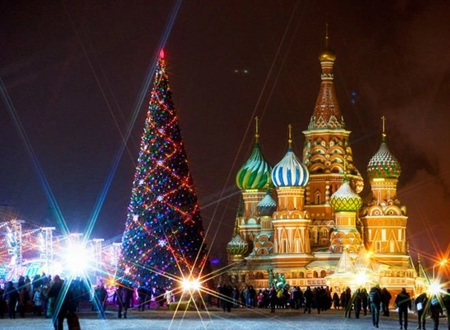 В новогоднюю ночь на Красную площадь в Москве будут пускать по билетам | ya62.ru