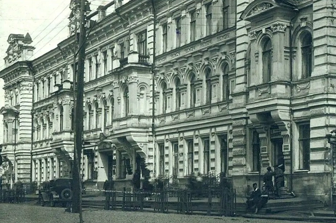 Так дом Кузнеца выглядел в далеком 1939 году | Источник: Ефим Россихин / pastvu.com