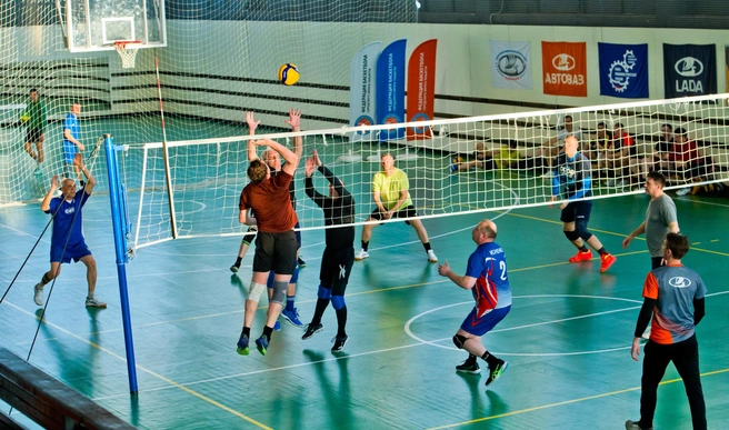 Работники автозавода привыкли быть первыми во всём&nbsp;— и на рабочем месте, и на спортивной площадке | Источник: Юрий Михайлин