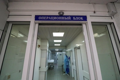 Врачи сообщили о состоянии рабочего, выжившего после падения