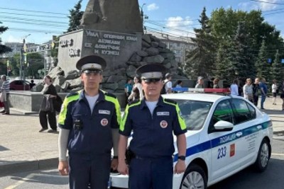 Оперативная помощь инспекторов ДПС пенсионерке в Челябинске