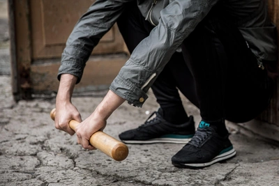 В Сасове задержали ревнивца, разбившего автомобиль бывшей