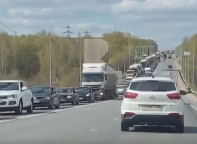 На въезде в Рязань со стороны Турлатова собралась многокилометровая пробка | ya62.ru