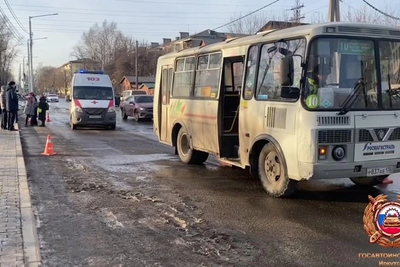 Пешеход погиб под колесами автобуса в Иркутске