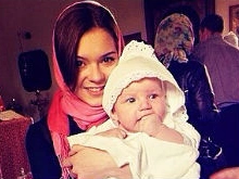 Аделина Сотникова стала юной мамой