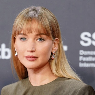 Косая челка, как у Дженнифер Лоуренс — стрижка, которая подходит всем