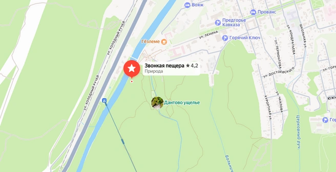 Одна из немногих пещер в черте города | Источник: «Яндекс Карты»