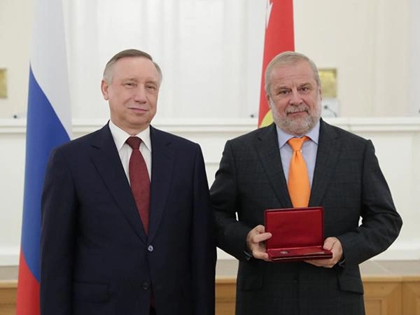 Первый заместитель генерального директора «КВС» признан заслуженным строителем России | Источник: Компания КВС
