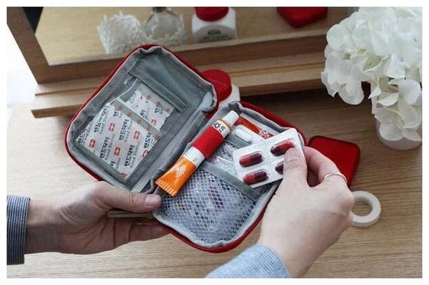 Аптечка походная, дорожная First-Aid Pouch (мини-аптечка)