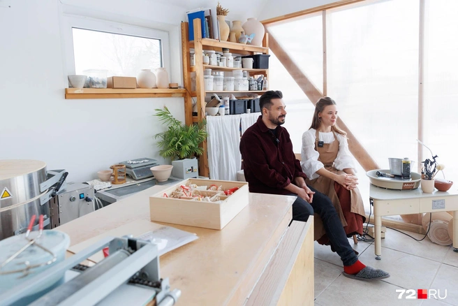 Будни&nbsp;— для работы, выходные&nbsp;— для отдыха: у Росляковых строгий график. Правда, иногда и свободные часы посвящают общему любимому делу | Источник: Ирина Шарова / 72.RU 