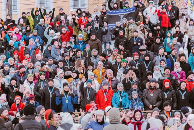 На стадионе «Спартаковец» ярославцев угощали теплым чаем и сладостями | Источник: Роман Микрюков