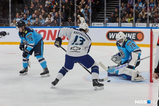 Счёт не удалось изменить и в третьем периоде матча | Источник: Александр Ощепков / NGS.RU