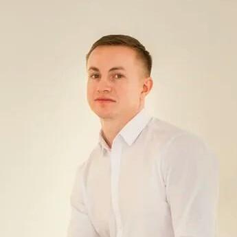 <p>Данил Смирнов</p>