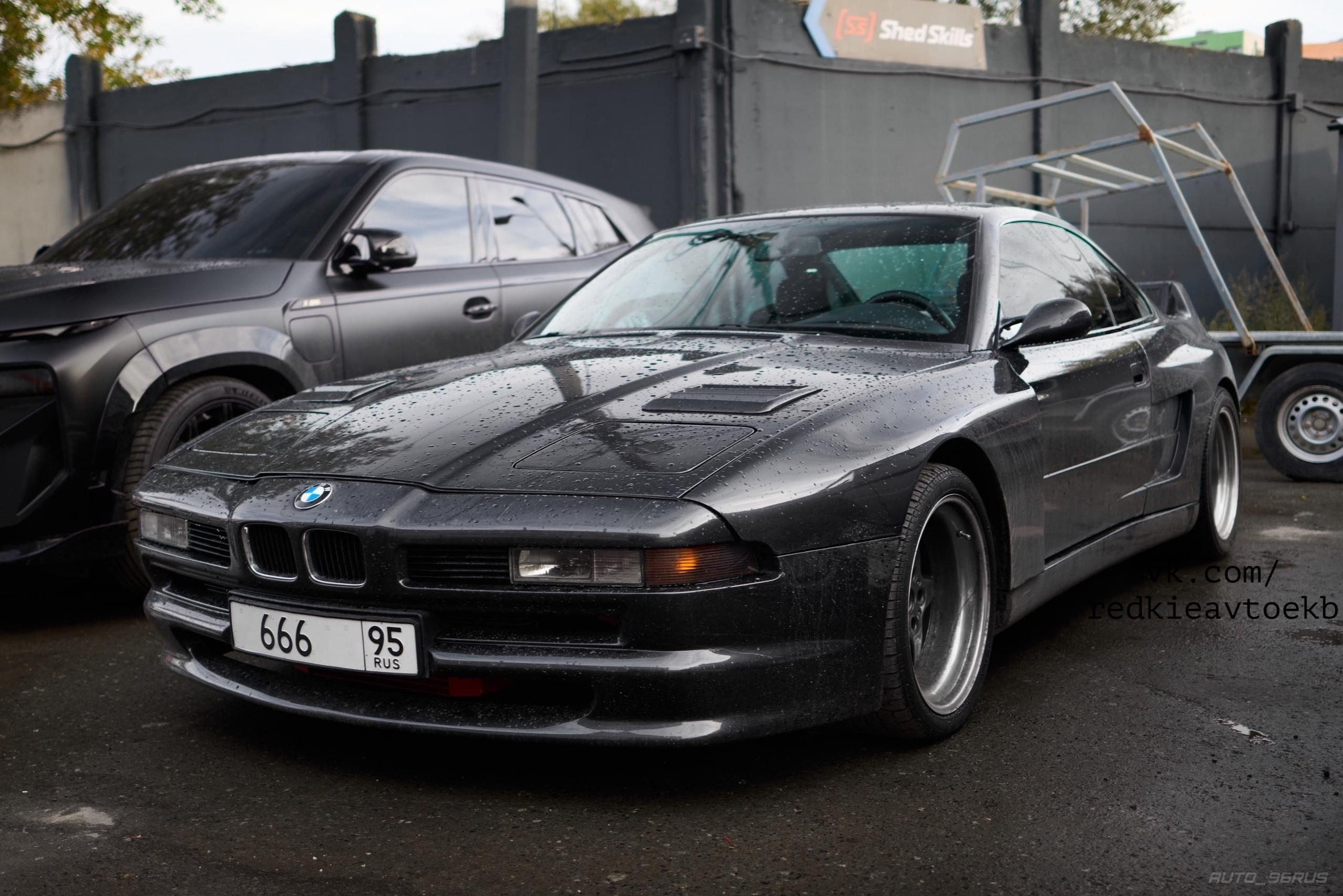      BMW 850i.    12   