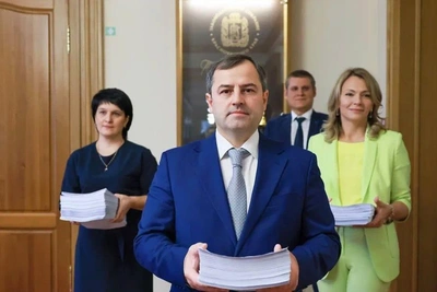 Владимир Бахарь покидает пост министра финансов