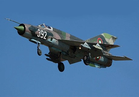 Боевики сбили МиГ-21 сирийских ВВС у аэродрома Хама | ya62.ru