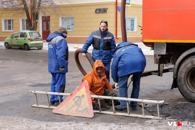 В «Концессиях» уверили, что все работы завершатся к концу дня | Источник: Алексей Волхонский / V1.RU