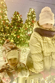 Елизавета (6 лет) и Арина (1 год 6 месяцев) Гоморовы, г Москва