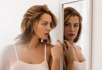 Стоп, мысли! 5 самых опасных установок для женщин, которые крадут энергию