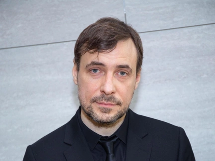 Евгений Цыганов в постели с Надеждой Михалковой: пикантные кадры «Первого номера. Предыстория»