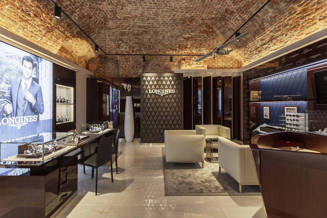 Дух свободы: как выглядит первый корпоративный бутик Longines в Москве | marieclaire.ru