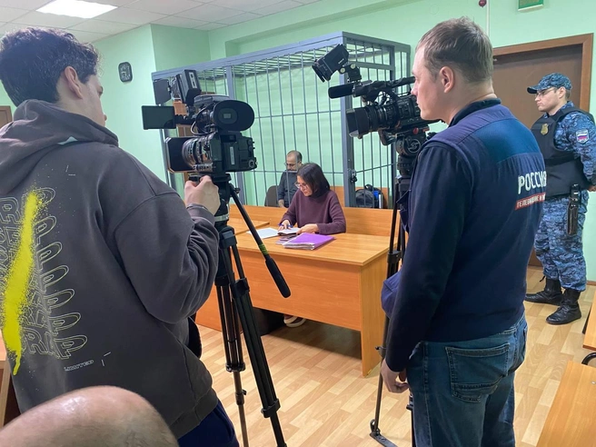 Елена Старкина изо всех сил защищает своего клиента | Источник: Павел Тиунов / NGS.ru